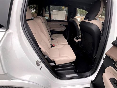 New 2026 Volvo XC90 B6 Plus w/ Protection Package Premier image 27