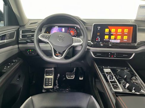 New 2026 Volkswagen Atlas Peak Edition AWD/4WD image 18