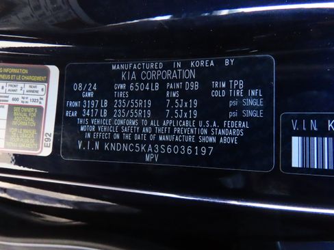 Used 2025 Kia Carnival EX image 39