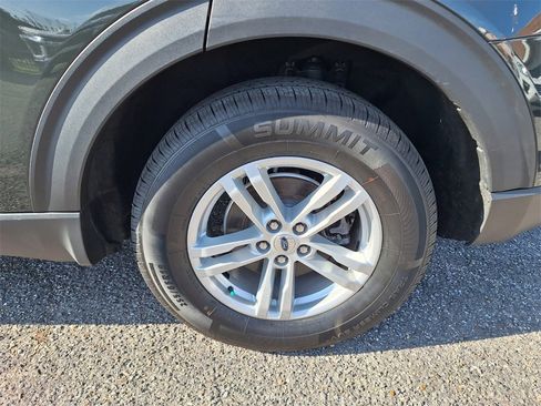 Used 2022 Ford Explorer XLT w/ Equipment Group 202A image 24