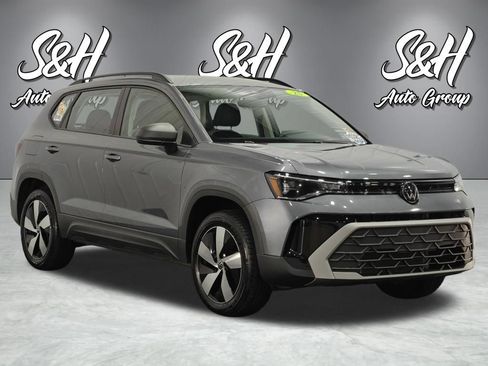 Used 2025 Volkswagen Taos S AWD/4WD image 2