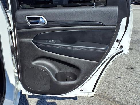 Used 2020 Jeep Grand Cherokee Altitude image 14