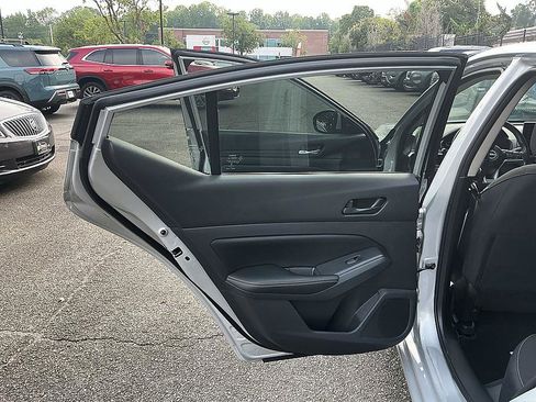 Used 2024 Nissan Altima 2.5 SV w/ SV Premium Package AWD/4WD image 24