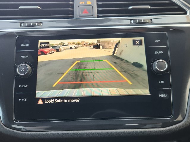 Used 2022 Volkswagen Tiguan SE R-Line FWD image 6