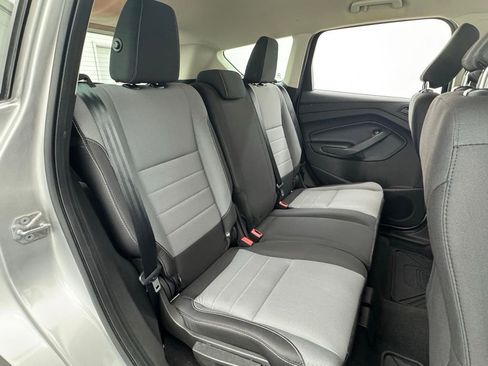 Used 2019 Ford Escape S image 30