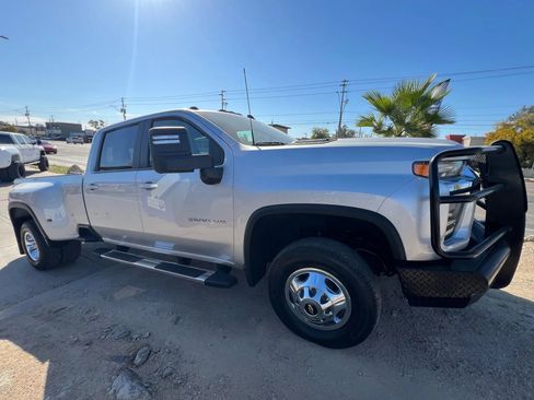 Used 2023 Chevrolet Silverado 3500 LT w/ Convenience Package AWD/4WD image 5