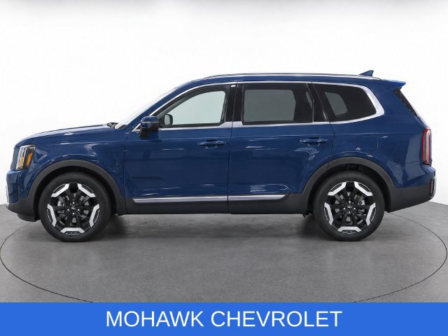 Used 2024 Kia Telluride EX w/ EX Captain's Chair Package FWD image 8