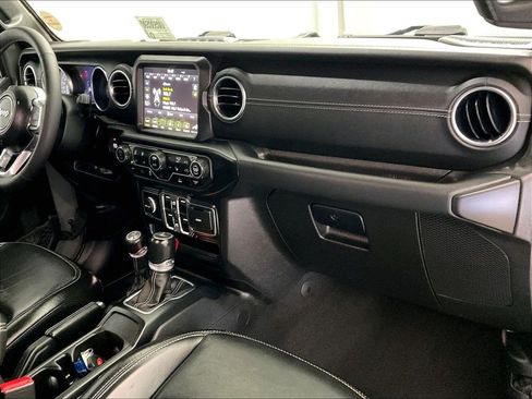 Used 2023 Jeep Wrangler Unlimited Sahara w/ Cold Weather Group AWD/4WD image 14