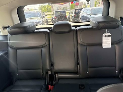 Used 2025 Ford Expedition Active AWD/4WD image 21