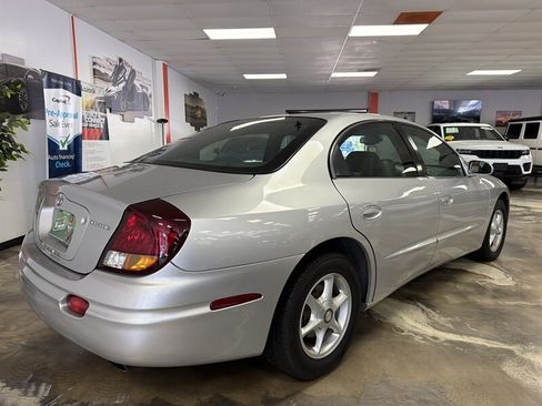 Used 2001 Oldsmobile Aurora 3.5 w/ Convenience Pkg FWD image 7