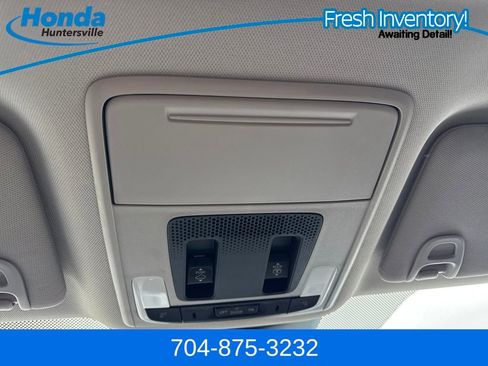 Used 2025 Honda Pilot Elite image 35