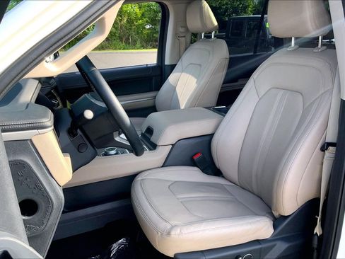 Used 2022 Ford Expedition Limited AWD/4WD image 8