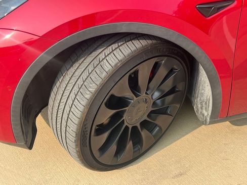 Used 2022 Tesla Model Y Performance AWD/4WD image 9