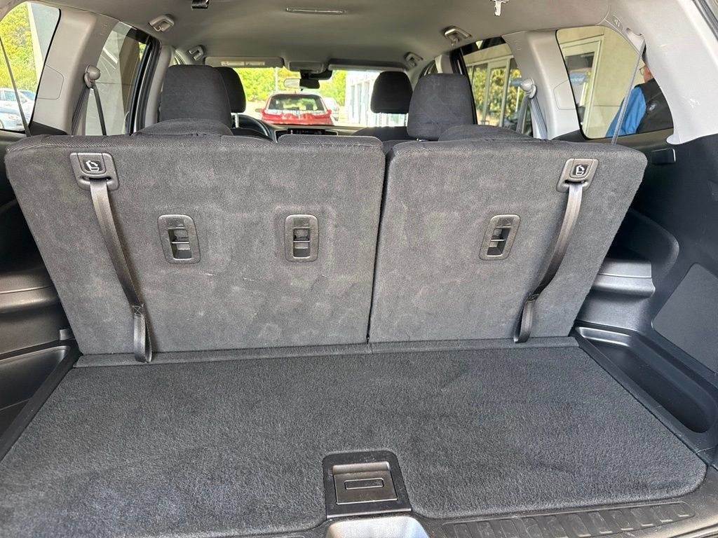 Used 2021 Honda Pilot EX image 16