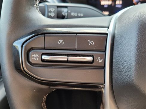 Used 2024 Chevrolet Colorado LT w/ LT Convenience Package III image 38