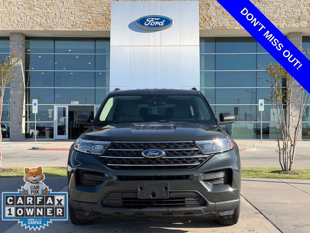 Used 2023 Ford Explorer XLT RWD image 2