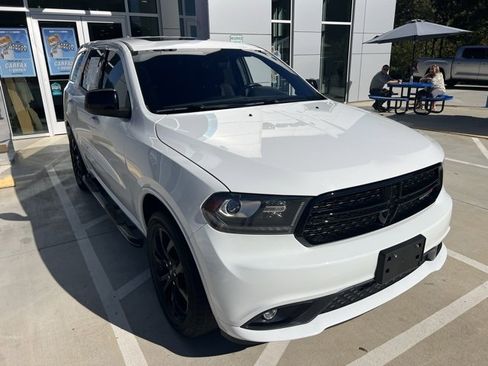 Used 2020 Dodge Durango SXT image 1
