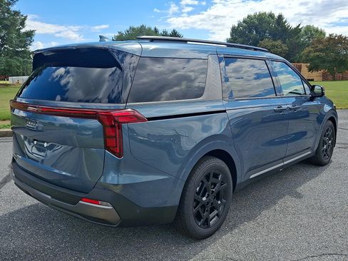 New 2026 Kia Carnival SX FWD image 3