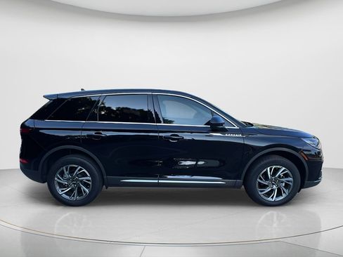 Used 2025 Lincoln Corsair FWD image 4