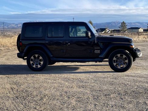 Used 2018 Jeep Wrangler Unlimited Sahara image 18