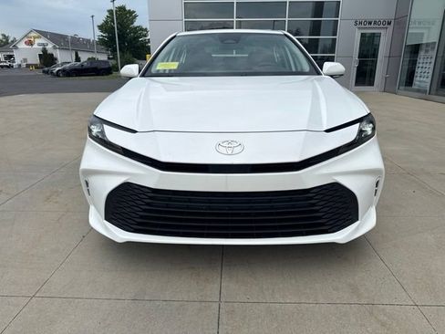 Used 2025 Toyota Camry LE FWD image 2
