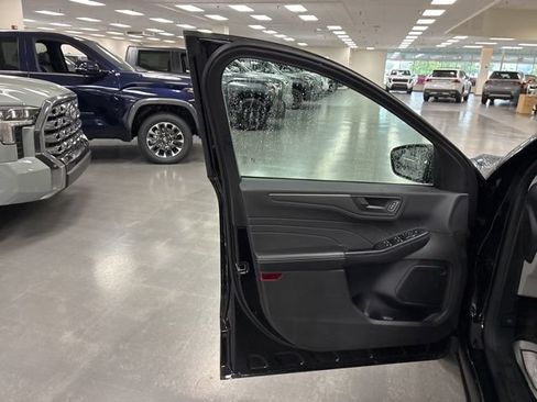 Used 2023 Ford Escape Active AWD/4WD image 21
