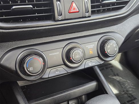 Certified 2024 Kia Forte LXS image 21