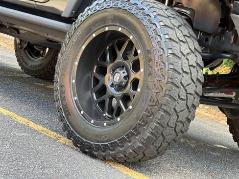 Used 2015 Jeep Wrangler Unlimited Rubicon w/ Dual Top Group AWD/4WD image 24