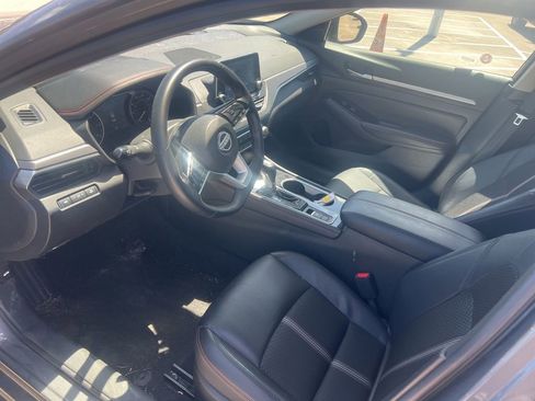 Used 2025 Nissan Altima 2.5 SR image 6