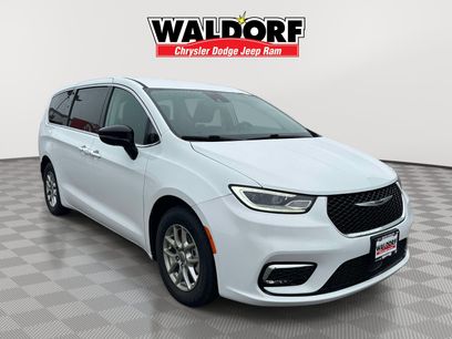 Used 2024 Chrysler Pacifica Touring-L