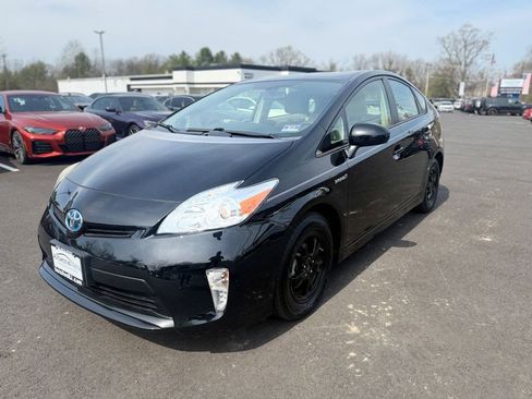 Used 2015 Toyota Prius Three image 7