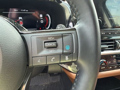 Used 2025 Nissan Pathfinder Platinum w/ Cargo Package FWD image 32