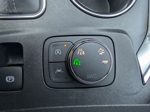 Used 2023 Chevrolet Traverse LT w/ LT Premium Package image 22