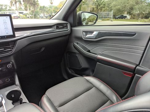 Used 2024 Ford Escape ST-Line w/ Tech Pack #1 image 17