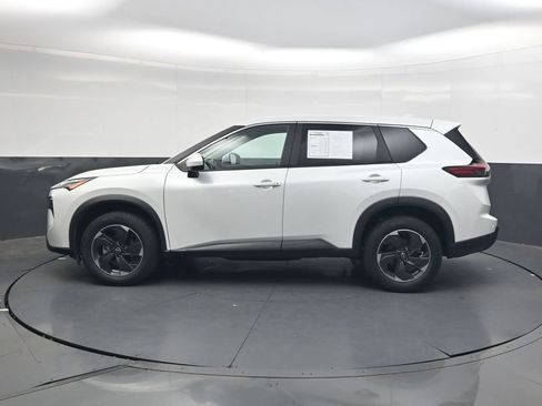 Used 2025 Nissan Rogue SV FWD image 10