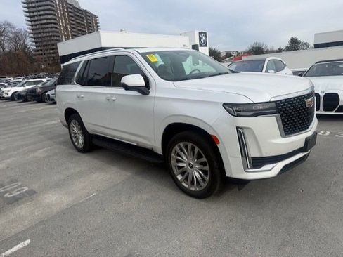 Used 2021 Cadillac Escalade Premium Luxury image 2