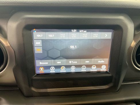 Used 2023 Jeep Gladiator Sport AWD/4WD image 14