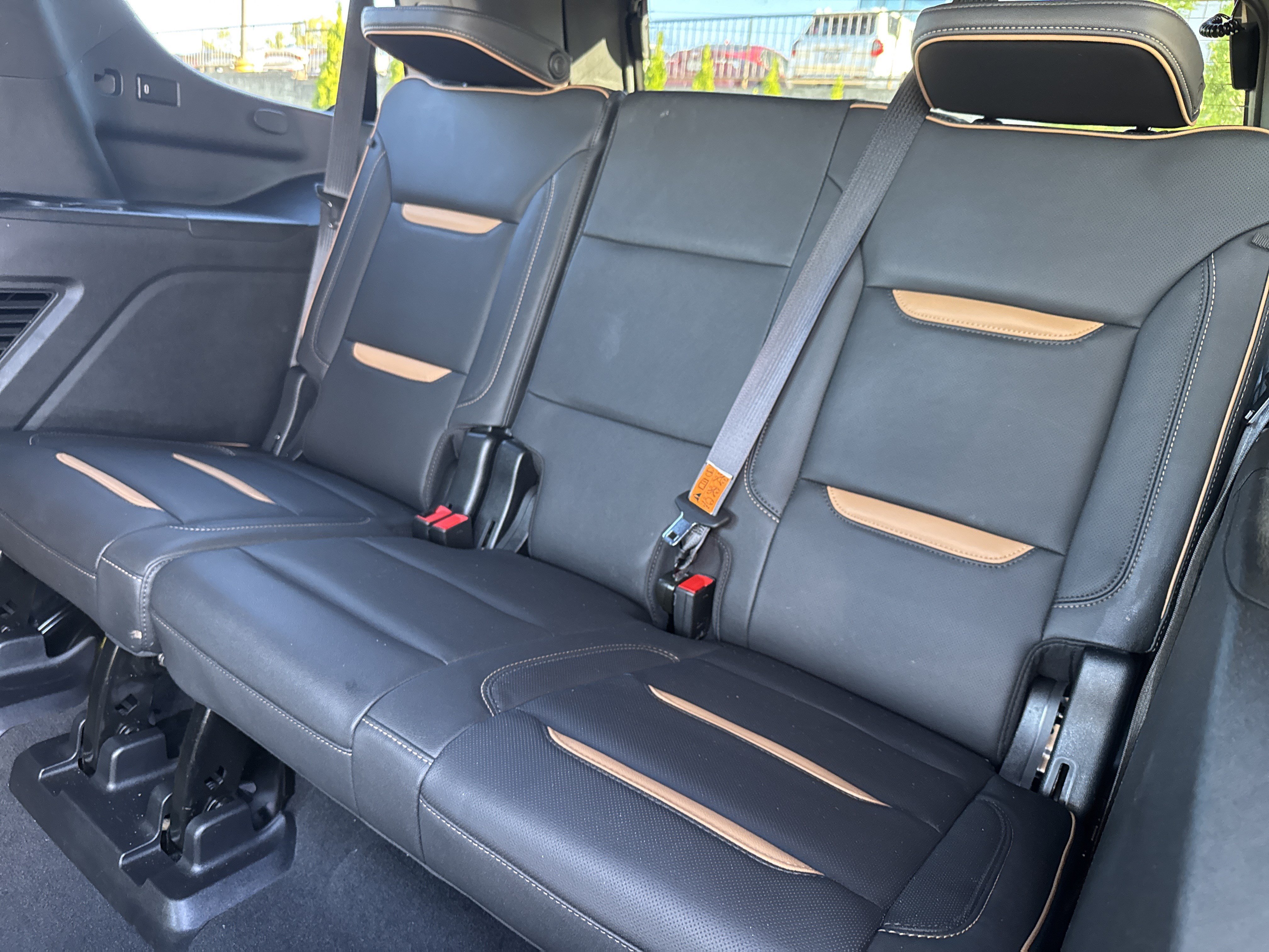 Used 2024 GMC Yukon AT4 w/ AT4 Premium Plus Package AWD/4WD image 34