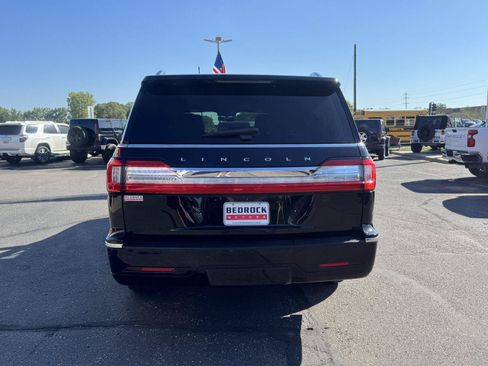 Used 2021 Lincoln Navigator L 4WD image 6
