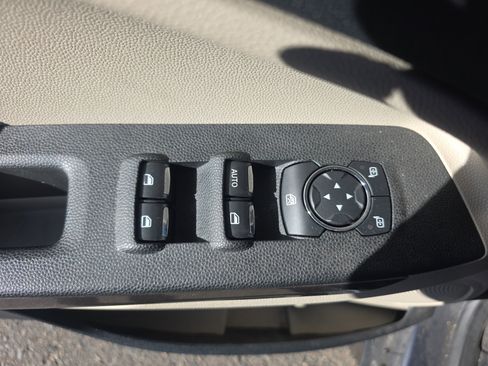 Certified 2019 Ford EcoSport SE image 28