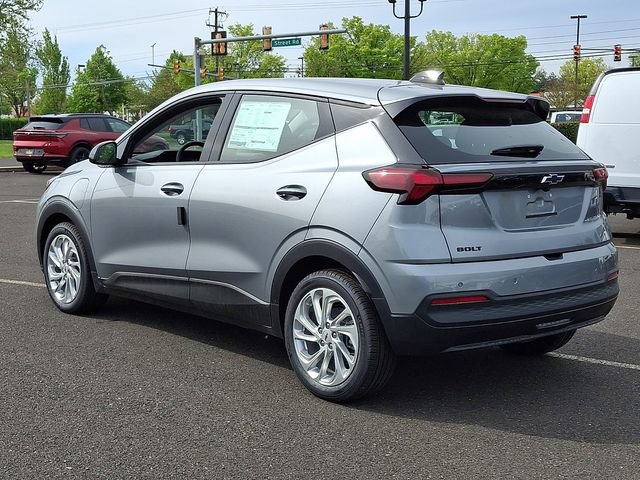 New 2027 Chevrolet Bolt LT w/ Comfort Package FWD image 4