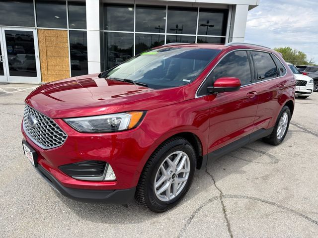 Used 2024 Ford Edge SEL w/ Convenience Package AWD/4WD image 3