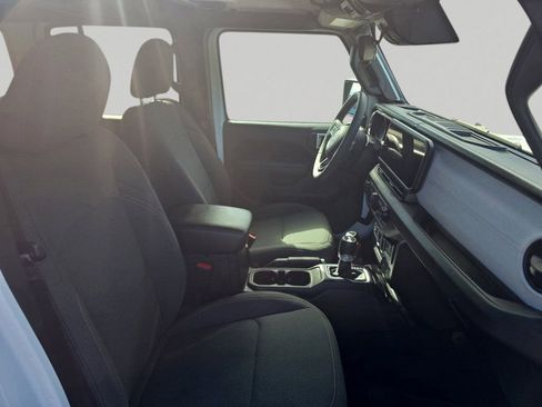 Used 2024 Jeep Wrangler Sport S image 17