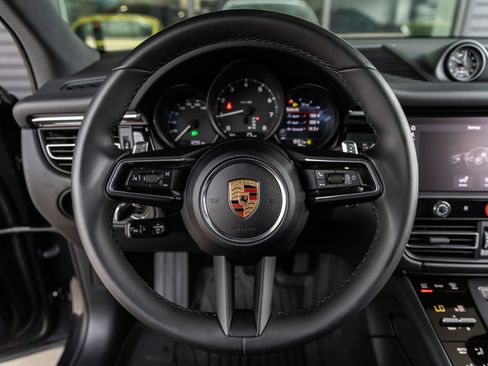 Certified 2026 Porsche Macan AWD/4WD image 29