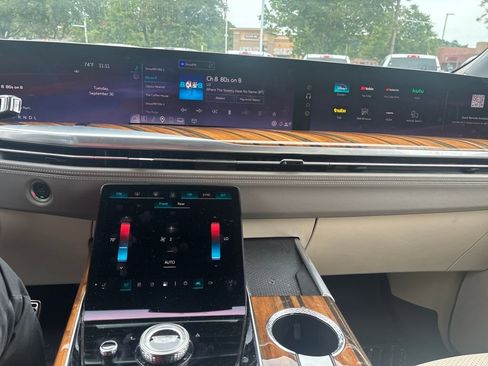 Used 2025 Cadillac Escalade Sport Platinum image 15