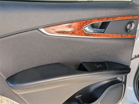 Used 2019 Lincoln Nautilus Reserve image 28