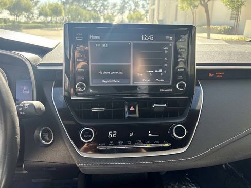 Used 2020 Toyota Corolla SE image 25