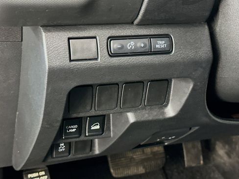Used 2024 Nissan Frontier SV AWD/4WD image 17