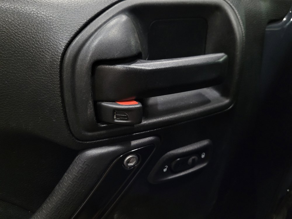 Used 2017 Jeep Wrangler Unlimited Rubicon AWD/4WD image 27