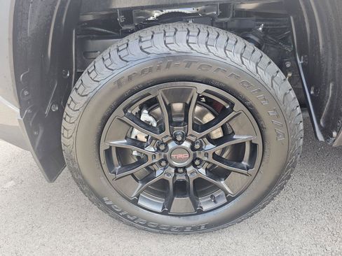 Used 2022 Toyota Tundra Limited image 11